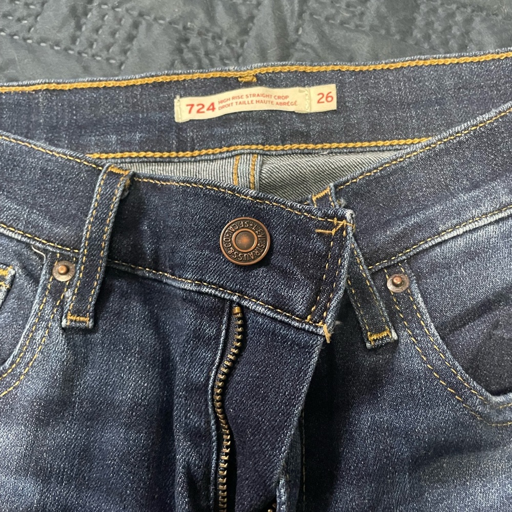 Levi 724 High Rise Straight Crop